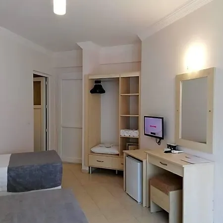 Hotel Viras 3*
